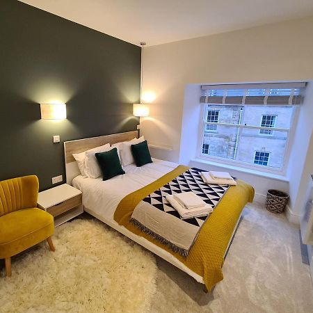 ترورو The Taylor Suite - Stunning 2-Ensuite Beds, Cathedral View Roof Garden المظهر الخارجي الصورة