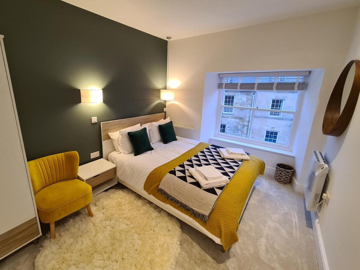 ترورو The Taylor Suite - Stunning 2-Ensuite Beds, Cathedral View Roof Garden المظهر الخارجي الصورة