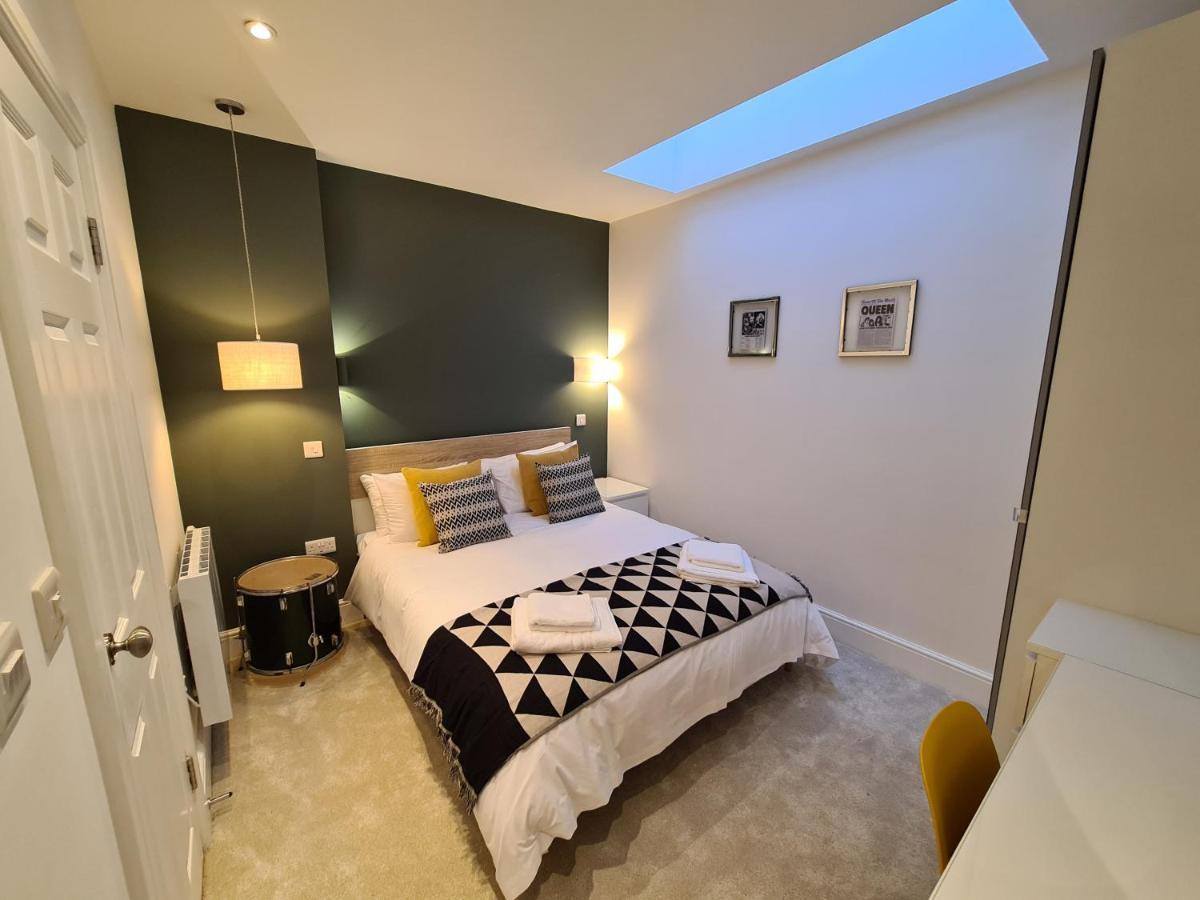 ترورو The Taylor Suite - Stunning 2-Ensuite Beds, Cathedral View Roof Garden المظهر الخارجي الصورة